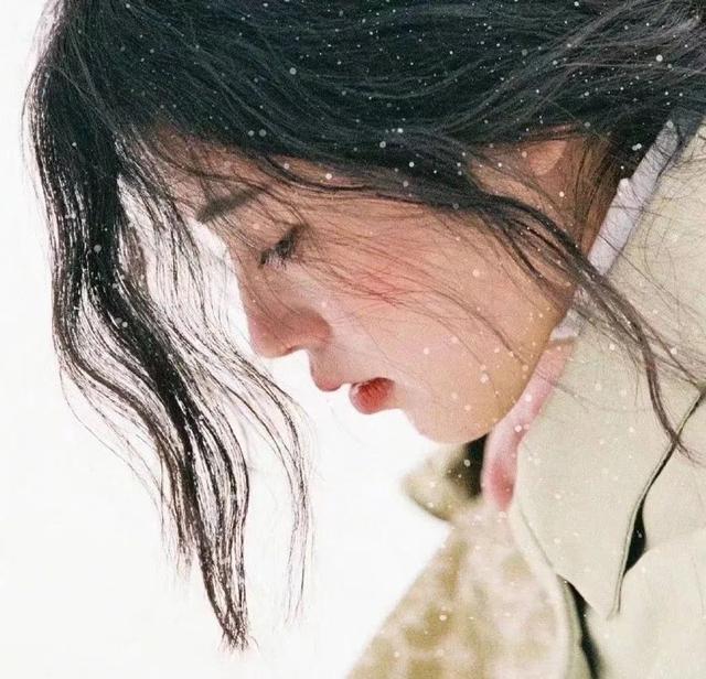 唯美头像，唯美头像女有气质迷人（唯美头像+背景图套图）