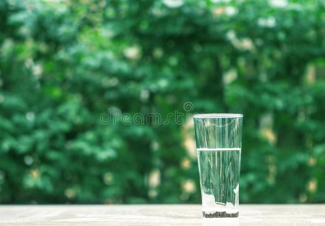 衣服皱了怎么办，皮油衣服皱了怎么办（六大衣服除皱褶方法+步骤）