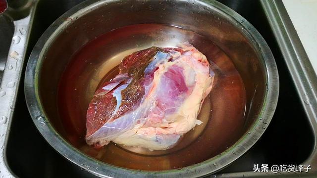 高压锅酱驴肉的做法，高压锅酱驴肉的家常做法（20年的秘制酱驴肉配方）