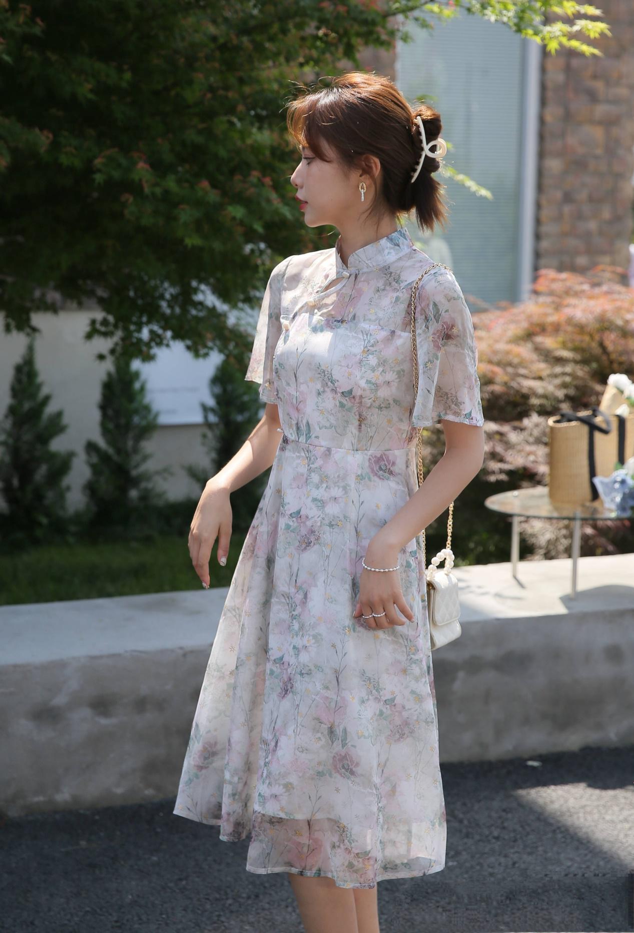 中国特色民族服装盘点，外国人都拒绝不了，日常穿也太实用了