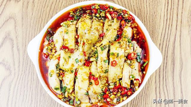 怎样做出美味嫩滑的白切鸡呢，白切鸡怎样做才嫩（麻辣爽滑口水鸡做法）