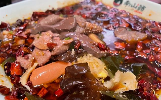 川菜馆名字，正宗川菜160种（收好这6家就够了）