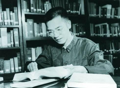 陈景润简介，陈景润简介200字（“怪人”陈景润已离开23年）