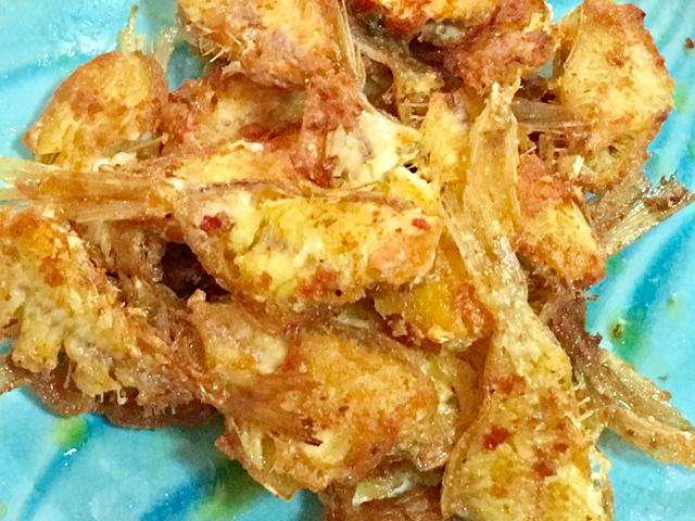 扒皮鱼正宗做法，美味香酥的油煎剥皮鱼