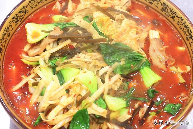 大烩菜的家常做法，排骨大烩菜的家常做法（好吃好做、边吃边流汗）