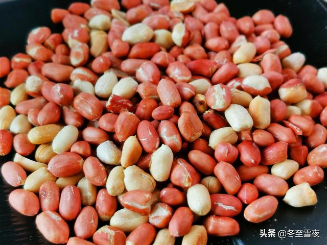 花生米怎么炒又香又脆，怎么炒花生米又香又脆又甜（炒花生不一样的做法）