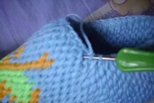 怎么钩毛线拖鞋，学钩毛线拖鞋视频教程（钩针编织的蝴蝶图案的棉拖鞋）