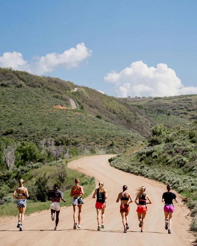 如何跑步不伤膝盖，如何正确跑步不伤膝盖（做好这7点，从此远离膝盖伤痛）