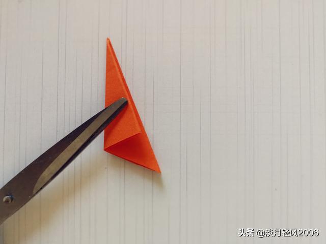 剪窗花的详细步骤图，初学者拿来练手的窗花剪纸教程（我们一起剪窗花）