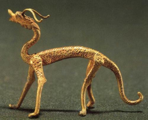 龙袍的由来是什么，龙袍的由来是什么意思（古代皇帝为何穿龙袍）