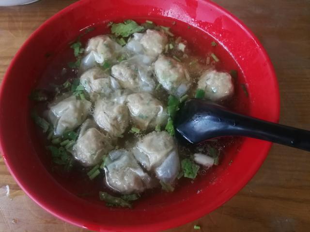 黑葱油配方，黑葱油的制作（就能让小馄饨鲜香美味）