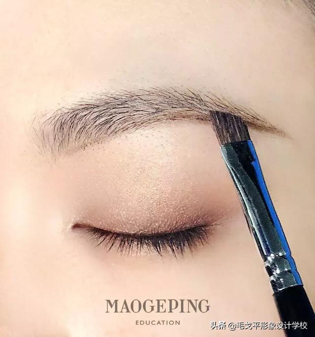 怎么修眉毛，怎样修眉毛好看又自然（超详细修眉画眉教程）