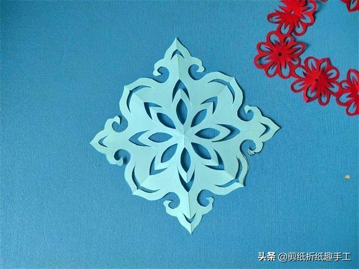 简单漂亮的窗花剪纸步骤，复杂漂亮的窗花剪纸步骤（剪纸手工教程：掌握这几个步骤）