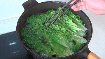 生菜直接吃还是烫一下比较减肥，减肥生菜生吃还是水煮（减肥多吃这种蔬菜）