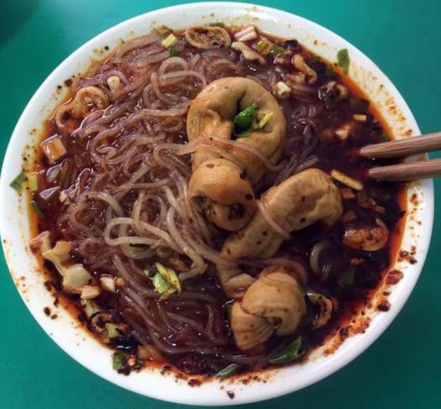 鸭肫是鸭的什么部位，鸭胗是鸭的什么部位（四川人嘴里的内脏）