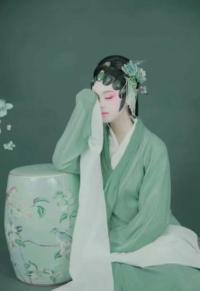 戏如人生人生如戏，人生如戏戏如人生什么意思（散文：人生如戏，戏如人生）