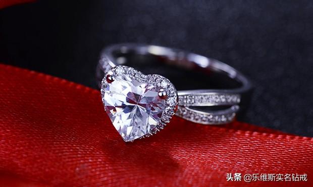婚戒哪个牌子好，2019十大求婚钻戒品牌排行榜（哪个品牌的婚戒比较好）