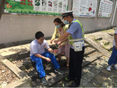 打地铺的注意事项，楼上打地铺可以吗（哈工大学生在行政楼前打地铺）