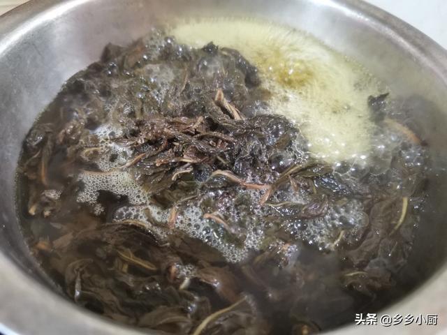 芝麻叶的吃法跟做法，芝麻叶的几种做法（芝麻叶绿豆糊涂杂面）