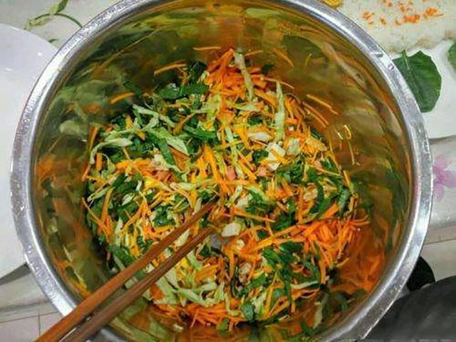 正宗滕州菜煎饼的做法，滕州美食菜煎饼（山东煎饼做法这么简单）