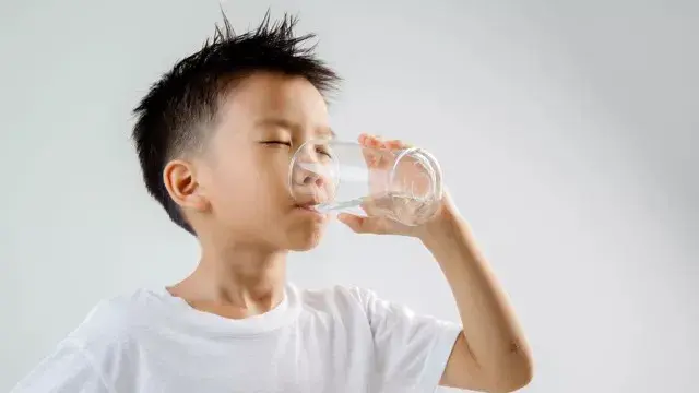 运动完多久喝水比较好，运动完多长时间喝水最好（四个时间段要喝水）