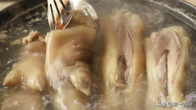 卤猪蹄的家常做法，卤猪脚怎么做好吃（想吃卤猪蹄不用出去买了）