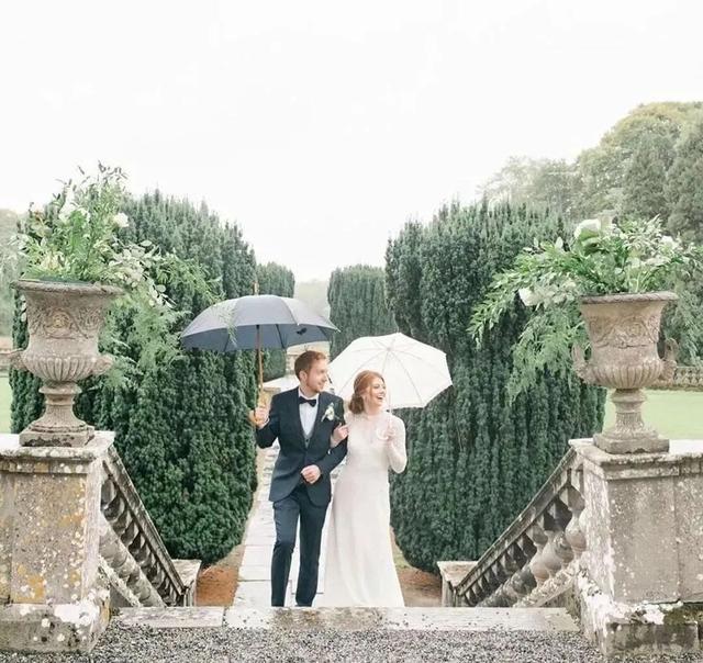 婚礼的服务流程，婚礼服务的具体流程（婚礼当天超全流程时间表）