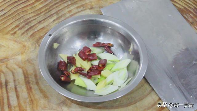 黄豆芽炒什么好吃，黄豆芽和什么一起炒好吃（厨师长教你做）