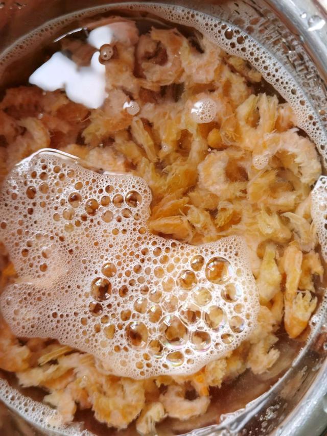 怎么炒干虾，怎样炒干虾好吃又简单（小小虾干搭配蔬菜炒一炒）
