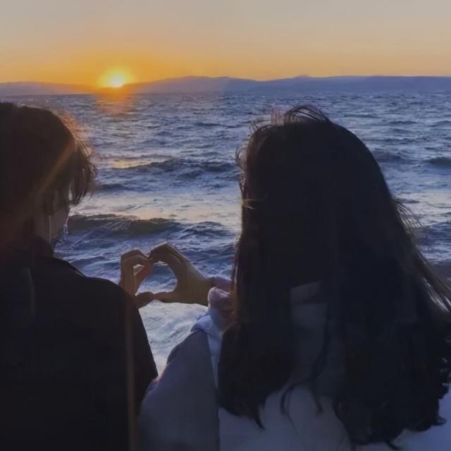 好看闺头♡，微信头像，好看闺头♡（一组超好看的闺蜜头像集）