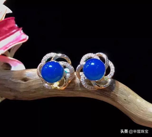 琥珀是什么样子的，琥珀长什么样子（唯一能“变色”的琥珀）