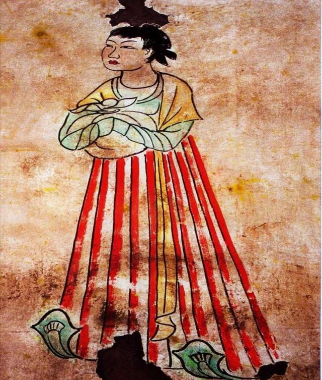 唐朝女子服饰，唐朝服饰女装图片（唐代不同时期的仕女服饰变化与其影响因素）