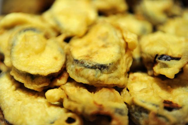 炸茄子的面糊怎么调才能酥脆（调“面糊”别用水）