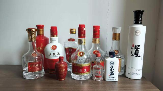 五粮液是什么香型，五粮液是什么香型? 选项A:酱香 选项B:浓香 选项C:清香（说说以五粮液为代表的宜宾风格浓香酒）