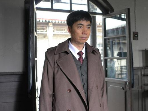 “国家一级演员”范明，33岁娶大6岁2婚总裁，今喜当爷爷超幸福