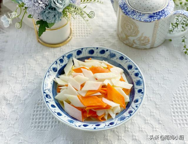 小白嘴山药怎么吃，小白嘴山药怎么吃最好（冬季家常养生菜小炒山药片）