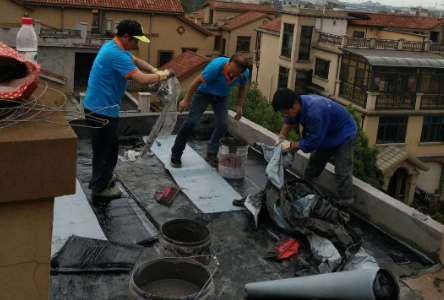 楼顶漏水用什么补漏最好，房顶漏水最好补漏方法（记住这5种材料的不同）