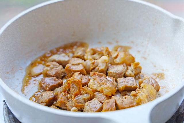 胡萝卜炖牛肉的做法，牛腩炖萝卜怎样做好吃（0失败的牛肉炖胡萝卜）