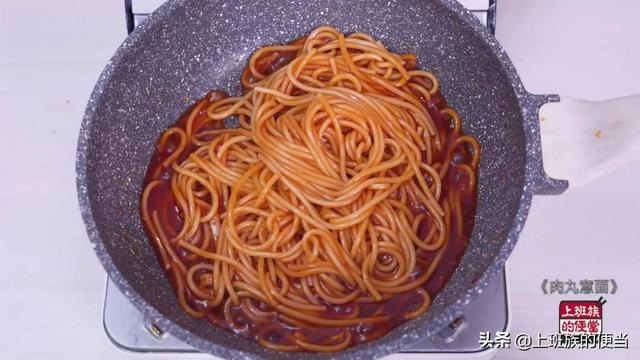 意面怎么做好吃，简单又好吃的意面你学会了吗（比西餐厅的还好吃）