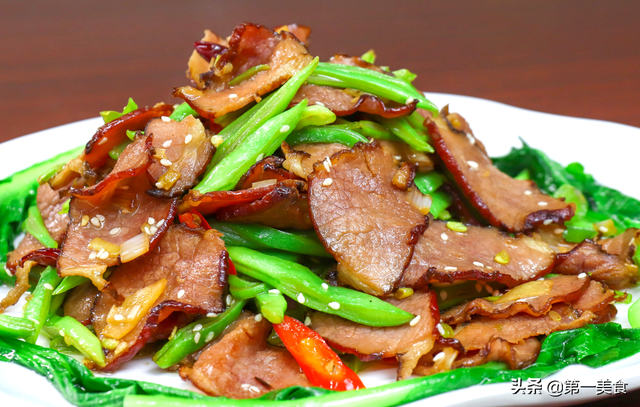 腊肉怎么吃前怎么处理方法，还是最爱农家扁豆炒腊肉