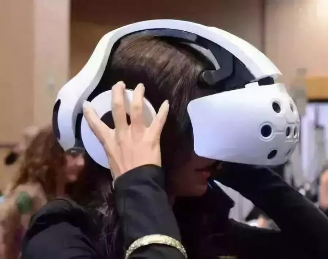 霍金七大预言2025，看了霍金的地球一百年预言好害怕呀!什么才2030年科技就退至1960年的…...（霍金的一个预言成真了）