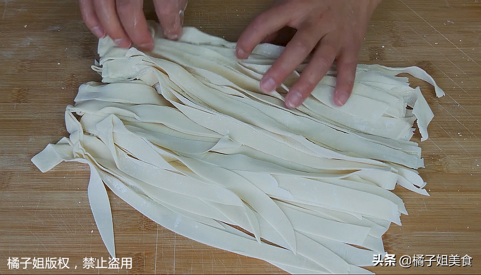圖片[4]-【涼面】做法步驟圖 面條筋道爽滑又開(kāi)胃 學(xué)會(huì)就能開(kāi)店-起舞食譜網(wǎng)