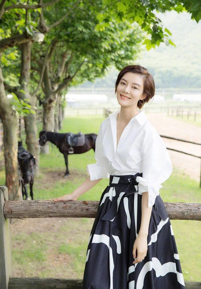 演员表:张铎饰王英光;奚望饰梁冬芳;曹克难饰贺春年;高一玮饰胡大树