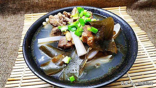 老鸭汤家常做法，茯苓老鸭汤的家常做法（炖出美味好喝的老鸭汤）