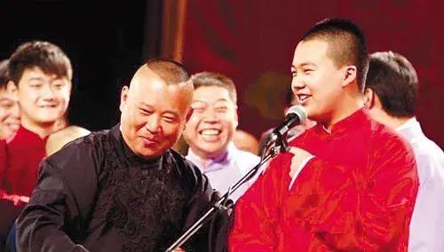 瞧这一家子大结局，瞧这一家子剧情介绍（顶着嘘声拼命、父亲去世才暴露身份）