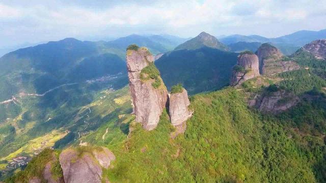 惊鸿一瞥浮生若梦，惊鸿一瞥浮生若梦意思（云上高坪）