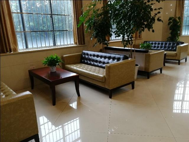 仿皮沙发掉皮怎么修复 仿皮沙发怎么护理保养，仿皮沙发掉皮怎么修复（那么皮沙发椅子掉皮了怎么办）