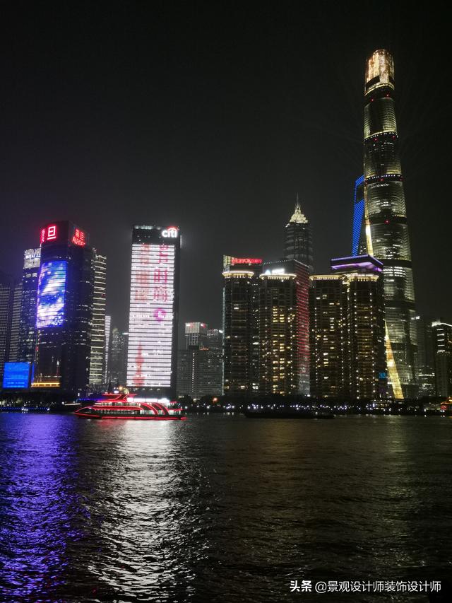 上海外滩夜景图片，外滩夜景美丽迷人让人流连忘返（上海市外滩夜景）