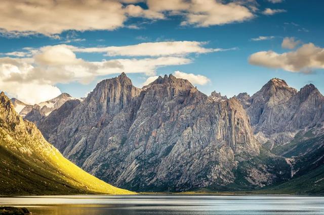 青海旅游景点排名前十，青海旅游景点排名前十自驾游地图（青海十大经典旅游景点）