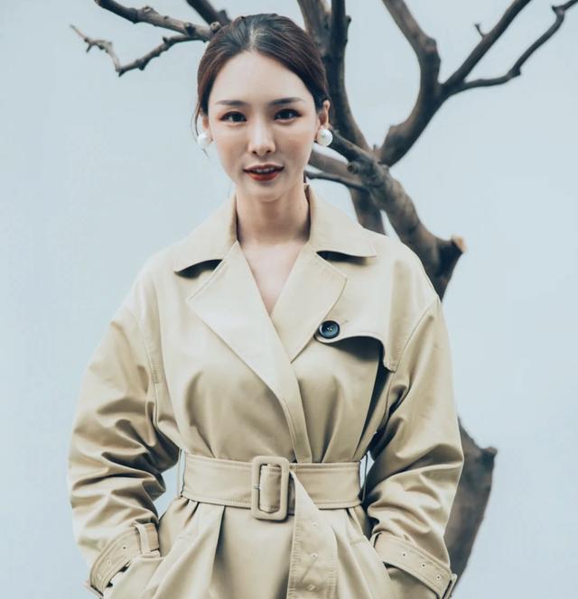 风衣腰带蝴蝶结系法，教你风衣腰带蝴蝶结的系法（风衣背后腰带的7种系法）